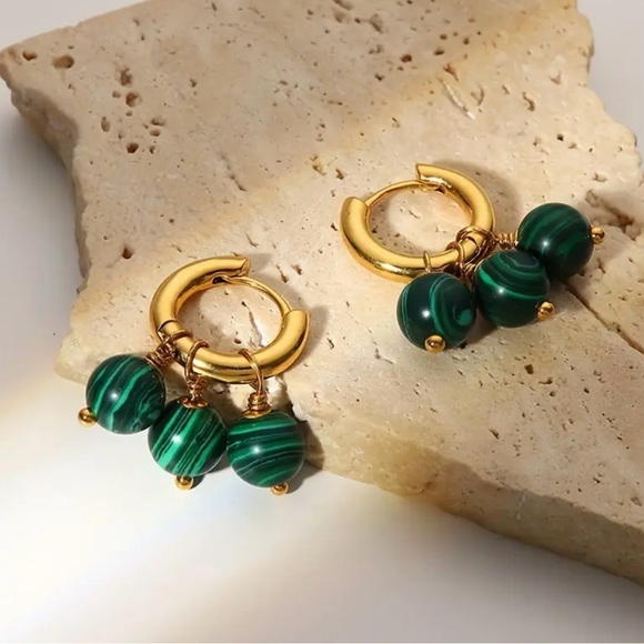 Vintage 18k Gold Plated Green Stone Hoop Earrings - Picture 3 of 5
